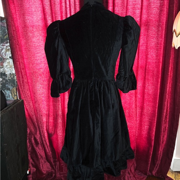 Gorgeous Holiday Black Velvet Batsheva Dress in Excellent Condition Sz 2 - Picture 3 of 4